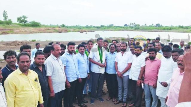 ಕೆರೆಗಳಿಗೆ ಕೃಷ್ಣಾ ನದಿಯಿಂದ ನೀರು: ಉಸ್ತುವಾರಿ ಸಚಿವ ಸತೀಶ್ ಜಾರಕಿಹೊಳಿ ಪರೀಶೀಲನೆ  