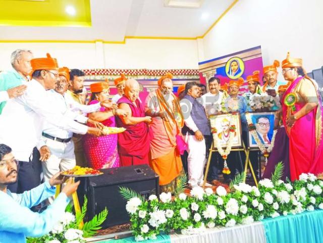 34 ವರ್ಷಗಳ ಶಿಕ್ಷಣ ಸೇವೆಗೆ ಜಿ.ಎಂ. ಮುಂದಿನಮನಿ ಅವರಿಗೆ ಅಭಿಮಾನೋತ್ಸವ  