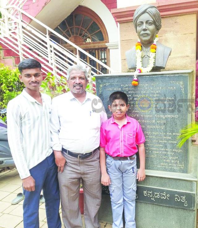 ದೇಶಪಾಂಡೆ ಪ್ರತಿಮೆಗೆ ಪುಷ್ಪನಮನ  