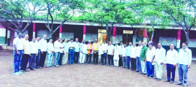 ನಿವೃತ್ತ ಪ್ರಾಥಮಿಕ ಶಾಲಾ ಶಿಕ್ಷಕರಿಗೆ ಸನ್ಮಾನ