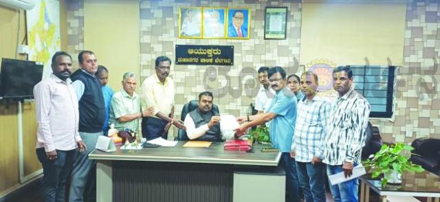 ಅರ್ಹ ಪತ್ರಕರ್ತರಿಗೆ ಆರೋಗ್ಯ ವಿಮಾ ಕಾರ್ಡ್‌ ವಿತರಿಸಿ: ಮುದ್ರಣ ಮಾಧ್ಯಮ ಸಂಘದ ಪುನಃ ಮನವಿ  