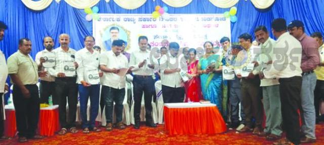ಸೇವಾ ನಿಷ್ಠೆ ಹಾಗೂ ಸಂಘಟನಾ ಬದ್ಧತೆಗೆ ಸುಭಾಷಚಂದ್ರ ಡೋರಿ ಅವರಿಗೆ ಅಭಿನಂದನೆ  