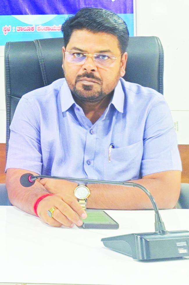 ನಿರ್ಗಮಿತ ಅಧಿಕಾರಿ ರಾಮು ಜಿ. ಅಗ್ನಿ ಅವರಿಂದ ಅಧಿಕಾರ ಹಸ್ತಾಂತರ  