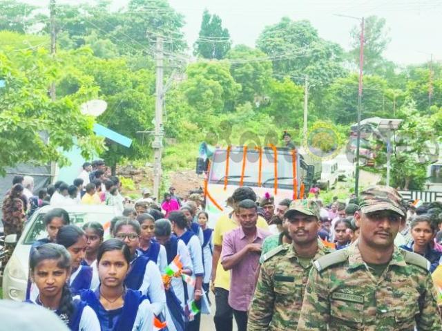 ಜಮ್ಮು-ಕಾಶ್ಮೀರದಲ್ಲಿ ಹುತಾತ್ಮರಾದ ಯೋಧನಿಗೆ ಸರ್ಕಾರಿ ಗೌರವದೊಂದಿಗೆ ಅಂತ್ಯಕ್ರಿಯೆ  