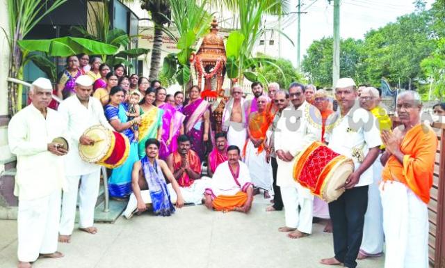 ಭಕ್ತಿಭಾವದಿಂದ ರಾಯರ ಆರಾಧನಾ ಮಹೋತ್ಸವ ಆಚರಣೆ 