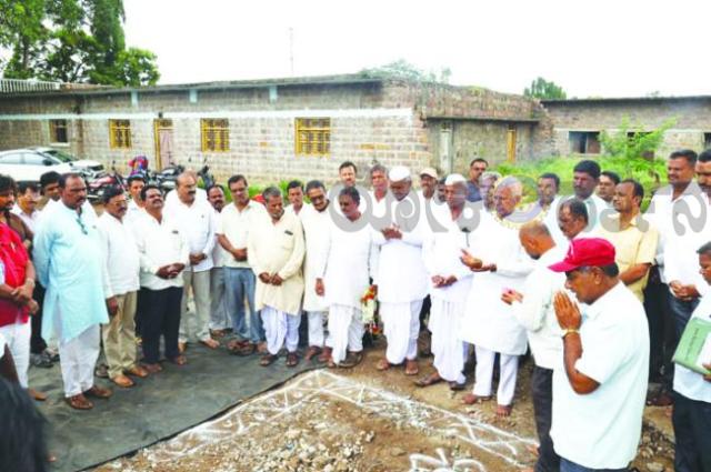     ರೈತರಿಗೆ ಕುಡಿಯುವ ನೀರಿನ ಶಾಶ್ವತ ವ್ಯವಸ್ಥೆ  