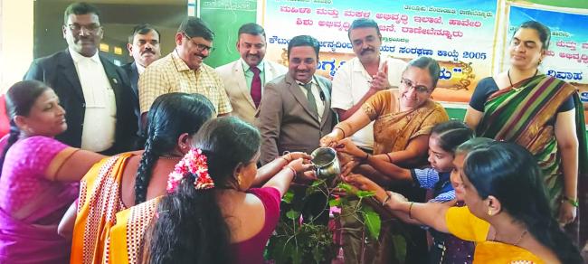 ಮಾನವ ಕಳ್ಳ ಸಾಗಾಣಿಕೆ ತಡೆ ದಿನಾಚರಣೆ : ಕಾನೂನು ಅರಿವು ನೆರವು ಕಾರ್ಯಕ್ರಮ   