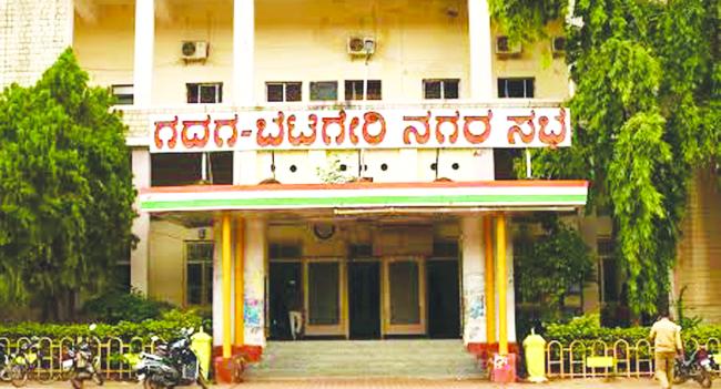 ‘ನಗರಸಭೆ ಸದಸ್ಯರು ತಮ್ಮ ರಾಜೀನಾಮೆ ನಿಲುವನ್ನು ಆತ್ಮಾವಲೋಕನ ಮಾಡಿಕೊಳ್ಳಲಿ’ 