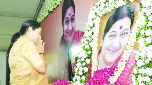 ಸುಷ್ಮಾ ಸ್ವರಾಜ್ ಅವರ ಏಳನೇ ಪುಣ್ಯತಿಥಿ: ಮುಖ್ಯಮಂತ್ರಿ ರೇಖಾ ಗುಪ್ತಾ ಭಾವಪೂರ್ಣ ನಮನ