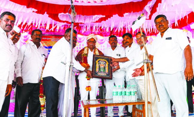ಸಾರ್ವಜನಿಕ ಕಾರ್ಯಗಳಿಗೆ ಸಮುದಾಯ ಭವನ ಸಹಕಾರಿ: ಈರಣ್ಣ ಕಡಾಡಿ  