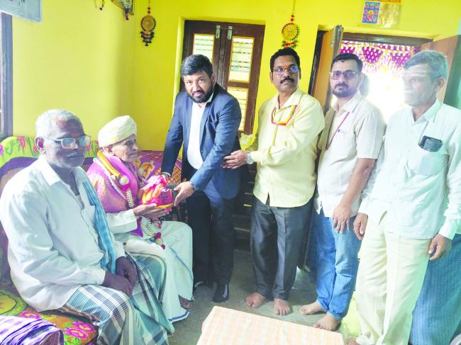 ಸ್ವಾತಂತ್ರ್ಯ ಹೋರಾಟಗಾರ ಬಸವಣ್ಣಪ್ಪ ಅವರಿಗೆ ಸನ್ಮಾನ  