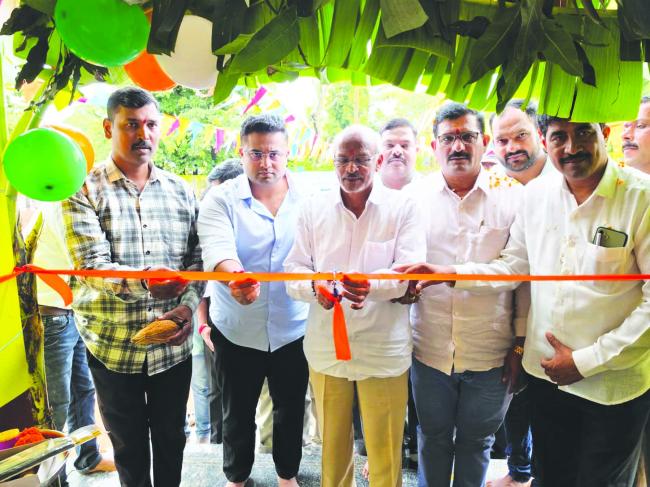 ಗ್ರಾಮೀಣ ಮಕ್ಕಳಿಗೆ ಗುಣಮಟ್ಟದ ಶಿಕ್ಷಣ; ನೂತನ ಶಾಲೆ, ಅಂಗನವಾಡಿ ಕಟ್ಟಡ ಲೋಕಾರೆ​‍್ಣ  