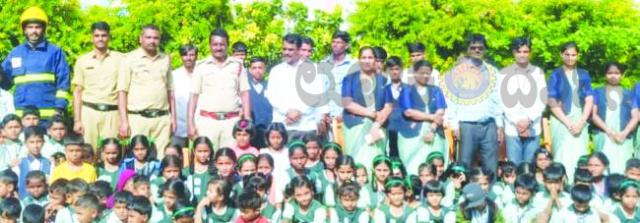 ಬೆಂಕಿ ಅವಘಡಗಳಾದಾಗ ತುರ್ತಾಗಿ ಅಗ್ನಿಶಾಮಕ ಠಾಣೆಗೆ ಕರೆ ಮಾಡಿ: ವೆಂಕಟೇಶ್  
