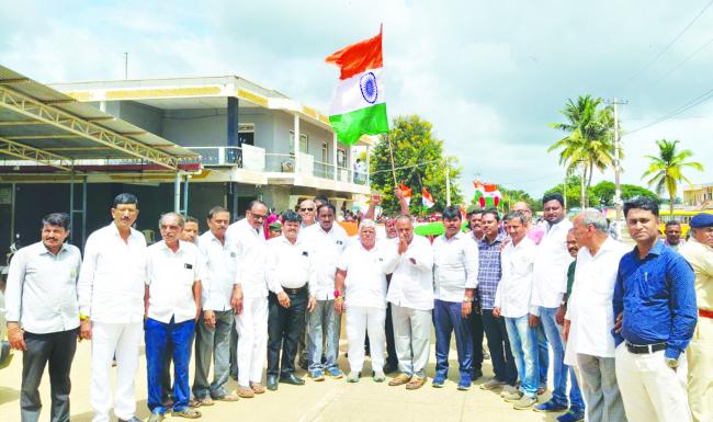 ತಿರಂಗಾ ನಮ್ಮ ಹೆಮ್ಮೆ, ದೇಶದ ಏಕತೆ ನಮ್ಮ ಶಕ್ತಿ: ವಿರೂಪಾಕ್ಷಪ್ಪ ಬಳ್ಳಾರಿ  