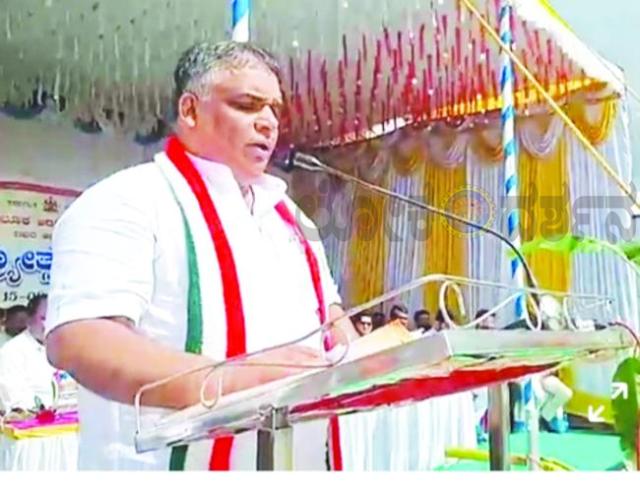 ಸ್ವಾತಂತ್ರ್ಯ ಹೋರಾಟಗಾರರ ಸ್ಮರಣೆ ಪ್ರತಿಯೊಬ್ಬ ಭಾರತೀಯನ ಕರ್ತವ್ಯ: ಶಾಸಕ ಪಠಾಣ್  