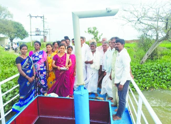 ಮಾಗಳ-ವಿಠಲಾಪುರ ಯಾಂತ್ರೀಕೃತ ದೋಣಿ  ಪ್ರಯಾಣಿಕರಿಗೆ ಅರೆ​‍್ಣ 