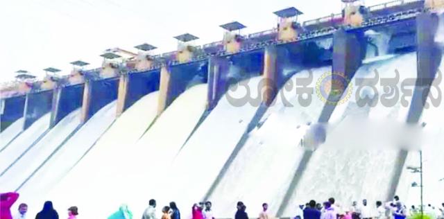 ಹಿಡಕಲ್ ಜಲಾಶಯ ಸಂಪೂರ್ಣ ಭರ್ತಿ: ಘಟಪ್ರಭಾ ನದಿಗೆ ಹೆಚ್ಚುವರಿ ನೀರು ಬಿಡುಗಡೆ