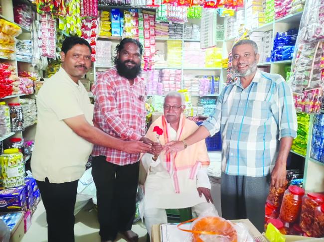 ಅಂಜುಮನ ಇಸ್ಲಾಂ ಕಮಿಟಿಗೆ ನೂತನ ಸದಸ್ಯರಾಗಿ ಆಯ್ಕೆಯಾದ ಅಬ್ದುಲಗಫೂರ್ ಮಕಾನದಾರ್ಗೆ ಸನ್ಮಾನ