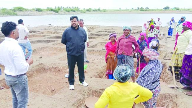 ವಿಜಯಪುರ ತಾಲ್ಲೂಕಿನ ಗ್ರಾಮ ಪಂಚಾಯತಿಗಳಿಗೆ ಸಿಇಒ ರಿಷಿ ಆನಂದ ದಿಢೀರ್ ಭೇಟಿ 