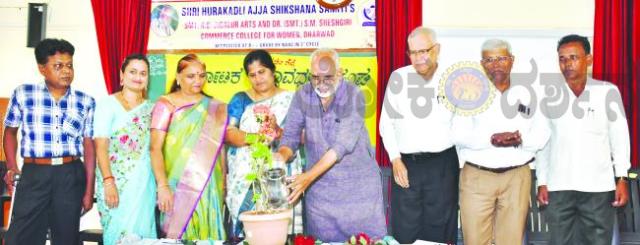 ಮಹಿಳಾ ಶಿಕ್ಷಣವೇ ಕುಟುಂಬದ ಪ್ರಗತಿಗೆ ಬುನಾದಿ