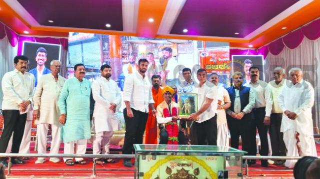 ಸತತ ಅಧ್ಯಯನದಿಂದ ಸ್ಪರ್ಧಾತ್ಮಕ ಪರೀಕ್ಷೆಯಲ್ಲಿ ಯಶಸ್ಸು ಸಾಧ್ಯ: ಐಪಿಎಸ್ ಅಧಿಕಾರಿ ಬೀರೆದೇವ ಡೋಣಿ 