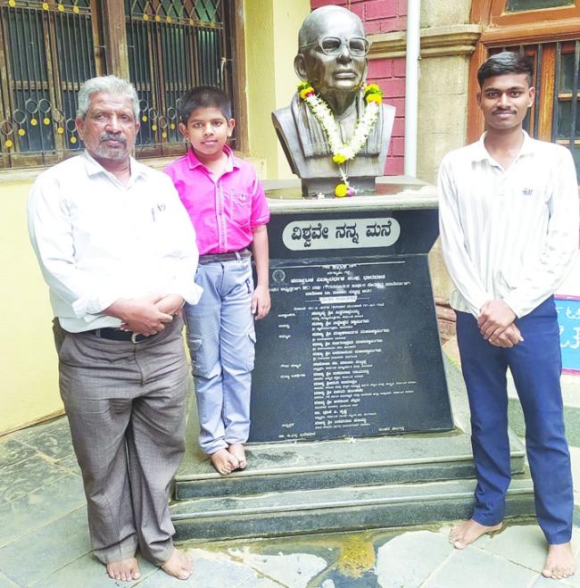ನಾಡೋಜ ಪಾಟೀಲ ಪುಟ್ಟಪ್ಪ ಪ್ರತಿಮೆಗೆ ಗೌರವ ನಮನ 