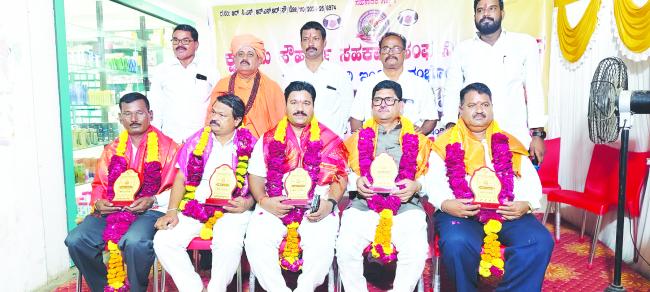 ಕ್ಷತ್ರಿಯ ಸೌಹಾರ್ದ ಸಹಕಾರಿ ಸಂಘದ ನಿರ್ದೇಶಕರಿಗೆ ಸನ್ಮಾನ 