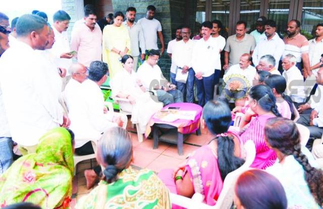 ಜನರ ಸಮಸ್ಯೆಗಳಿಗೆ ಸ್ಪಂದಿಸಿದ ಲಕ್ಷ್ಮೀ ಹೆಬ್ಬಾಳಕರ್ 