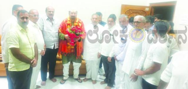 ಸಹಕಾರ ಸಚಿವ ಲಕ್ಷ್ಮಣ ಸವದಿಗೆ ಸನ್ಮಾನ 