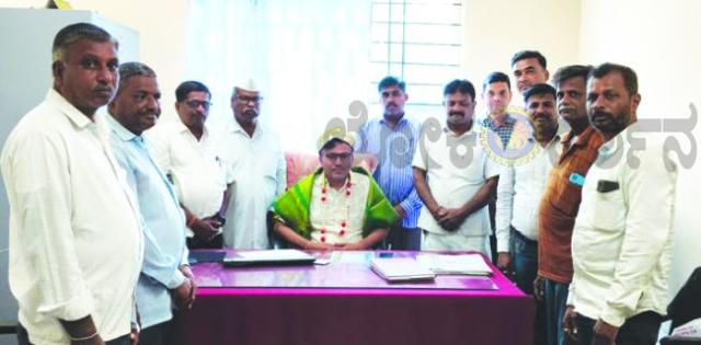 ಗಾಣಿಗ ಸಮಾಜದಿಂದ ಮುಖ್ಯಾಧಿಕಾರಿಗೆ ಸನ್ಮಾನ  