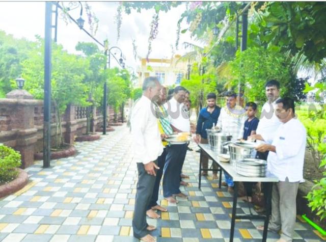 ಶ್ರಾವಣ ಮಾಸದಲ್ಲಿ ಭಕ್ತರಿಗೆ ಮಹಾಪ್ರಸಾದ ವ್ಯವಸ್ಥೆ  