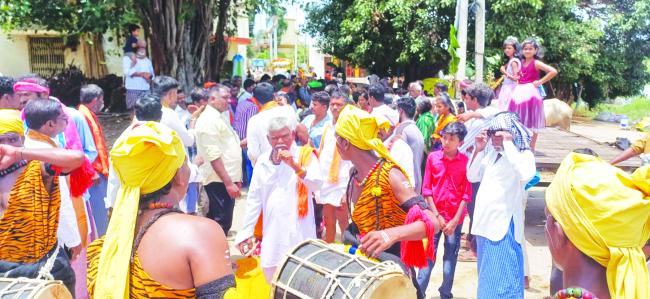 ಶ್ರದ್ಧಾಭಕ್ತಿಯಿಂದ ನಡೆದ ದ್ಯಾವಮ್ಮ, ಹುಲಿಗೆಮ್ಮ ದೇವಿಯ ಗಂಗೆಸ್ಥಳ ಮೆರವಣಿಗೆ  