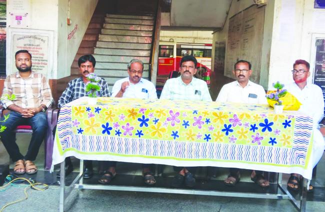 ಮಹಾತ್ಮರ ಮಾರ್ಗದಲ್ಲಿ ಮುನ್ನಡೆಯೋಣ: ಜಾಧವ  