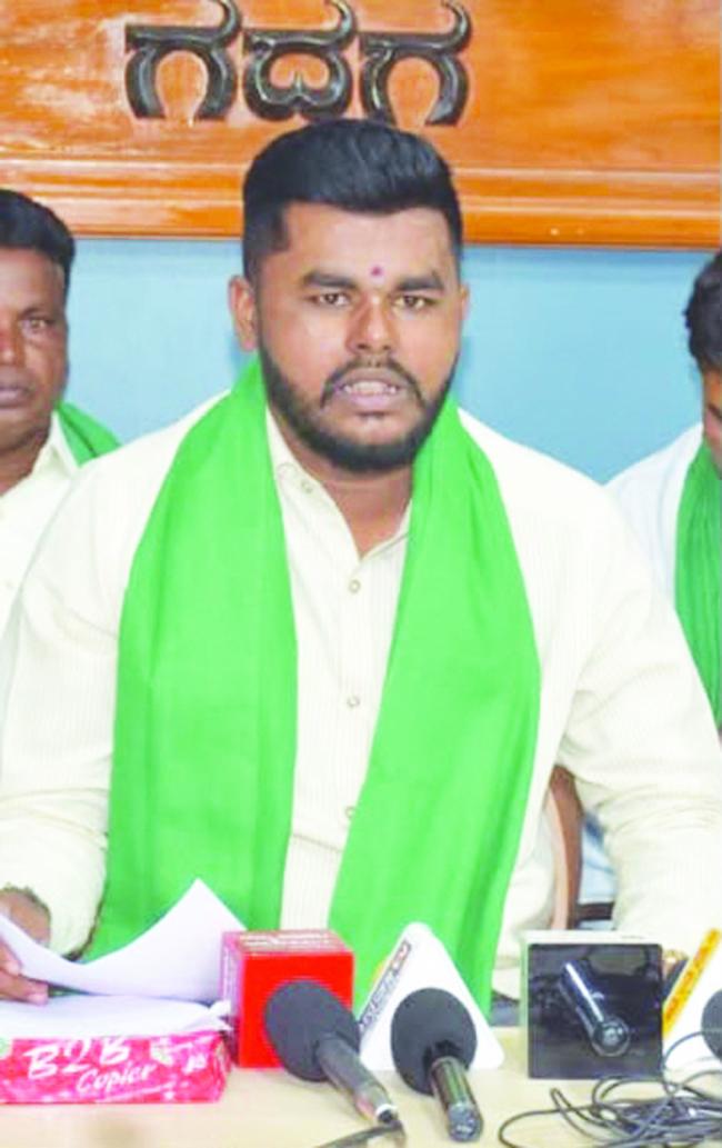 ಗದಗ ಜಿಲ್ಲೆ ಸಂಪೂರ್ಣ ಬರಪೀಡಿತ ಎಂದು ಘೋಷಿಸಿ: ರೈತ ಸಂಘ ಆಗ್ರಹ  