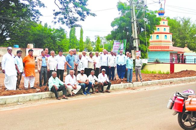 ರಸ್ತೆ ಕಾಮಗಾರಿಗೆ ಸಾರ್ವಜನಿಕರ ಆಕ್ರೋಶ  