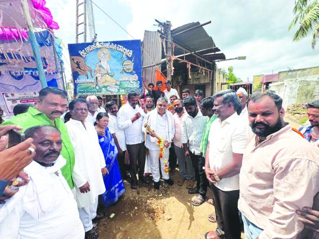 ಅಭಿವೃದ್ಧಿ ಕಾಮಗಾರಿಗಳೇ ವಿರೋಧಿಗಳಿಗೆ ಉತ್ತರ: ಶಾಸಕ ಯಾಸಿರ್ ಖಾನ್ ಪಠಾಣ್  