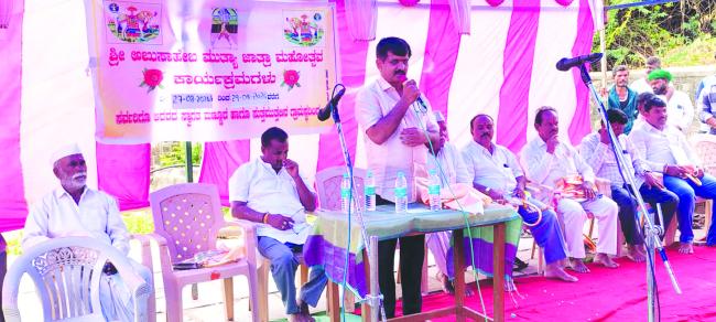 ಮಣೂರಿನ ಅಬುಸಾಹೇಬ್ ಮುತ್ಯಾನ ಜಾತ್ರೆ: ಹಿಂದೂ-ಮುಸ್ಲಿಂ ಭಾವೈಕ್ಯತೆಗೆ ಸಾಕ್ಷಿ  