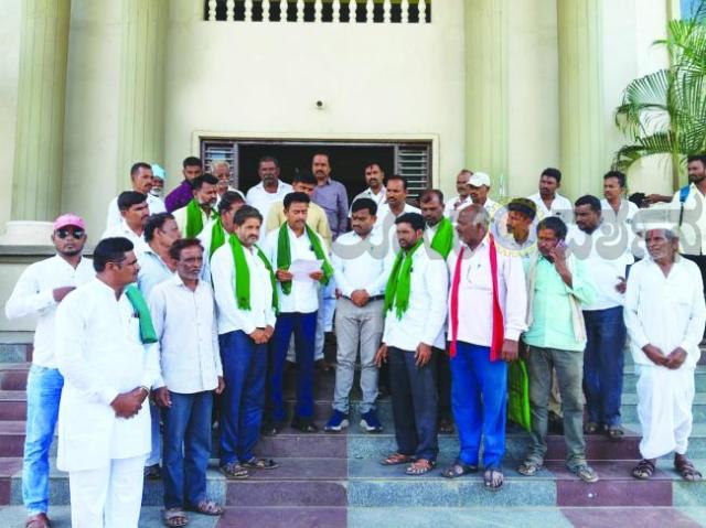 ಇಂಡಿ ತಾಲೂಕು ಬರಪೀಡಿತವೆಂದು ಘೋಷಿಸಲು ಆಗ್ರಹ  