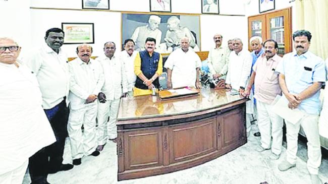 ಪ್ರಮುಖ ಮಂಡಳಿ, ನಿಗಮಗಳ ಹುದ್ದೆಗಾಗಿ ಕರ್ನಾಟಕ ಕಾಂಗ್ರೆಸ್ ಶಾಸಕರ ದೆಹಲಿ ದೌಡು