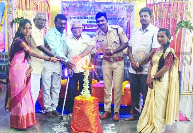 ಪಠ್ಯೇತರ ಚಟುವಟಿಕೆಗಳಿಂದ ವಿದ್ಯಾರ್ಥಿಗಳ ಪ್ರತಿಭೆ ವಿಕಸನ: ವಿರೇಶ ಆಂದೋಲಿ  