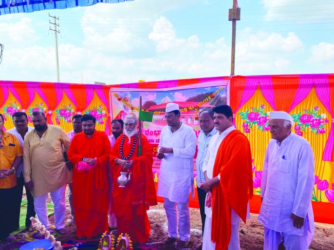 ಸುರಭಿ ನಗರದಲ್ಲಿ ಬಾಳೇಹೊನ್ನೂರು ಶಾಖಾ ಮಠ ಕಟ್ಟಡಕ್ಕೆ ಚಾಲನೆ  