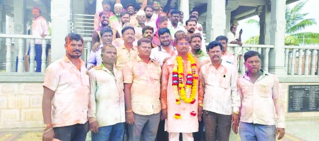 ಪಟ್ಟಣ ಪಂಚಾಯಿತಿ ಅಧ್ಯಕ್ಷರಾಗಿ ದಸ್ತಗೀರ್ ಕಲಾದಗಿ ಅವಿರೋಧ ಆಯ್ಕೆ  