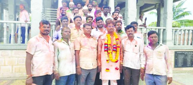 ಕಾಂಗ್ರೆಸ್ ಸದಸ್ಯ ದಸ್ತಗೀರ ಕಲಾದಗಿ ಕೊಲ್ಹಾರ ಪಪಂ ಅಧ್ಯಕ್ಷರಾಗಿ ಅವಿರೋಧ ಆಯ್ಕೆ