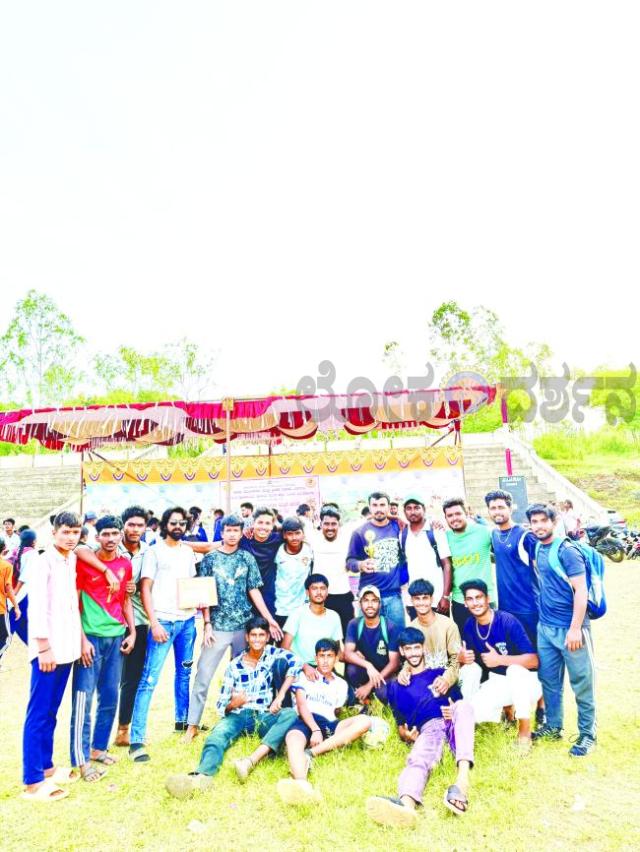 ದರಸಾ ಕ್ರೀಡಾಕೂಟ ತಾಲೂಕಾ  ಪುಟಬಾಲ ಸ್ಪರ್ಧೆಯಲ್ಲಿ ನೇಸರಗಿ ಯುವಕರಿಗೆ ಪ್ರಥಮ ಸ್ಥಾನ