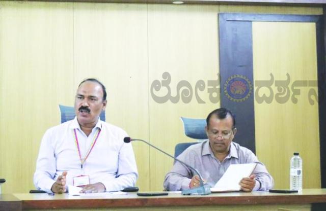 ಪೌರಕಾರ್ಮಿಕರ ಕ್ಷೇಮಾಭಿವೃದ್ಧಿಗೆ ಆದ್ಯತೆ: ಸಕಾಲಕ್ಕೆ ವೇತನ, ಇಎಸ್‌ಐ, ಇಪಿಎಫ್ ಪಾವತಿಗೆ ಅಪರ ಜಿಲ್ಲಾಧಿಕಾರಿ ಸೂಚನೆ 