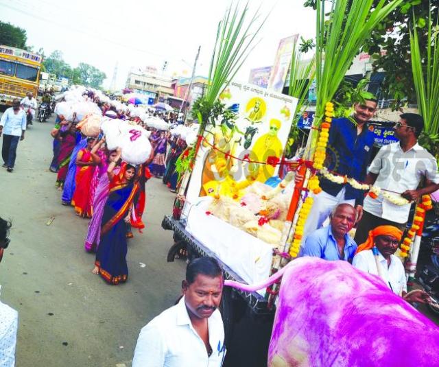 ಮಹಾಲಿಂಗಪುರದಲ್ಲಿ ಭವ್ಯ ರೊಟ್ಟಿ ಜಾತ್ರೆ  