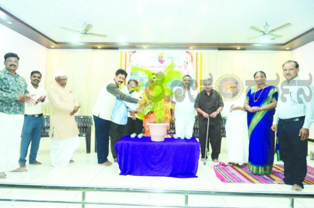 ಕವಿ ಮತ್ತು ಕವಿತೆ - ಸ್ವಾಭಿಮಾನದ ಒರತೆ: ಅಶೋಕ ಹಂಚಲಿ   