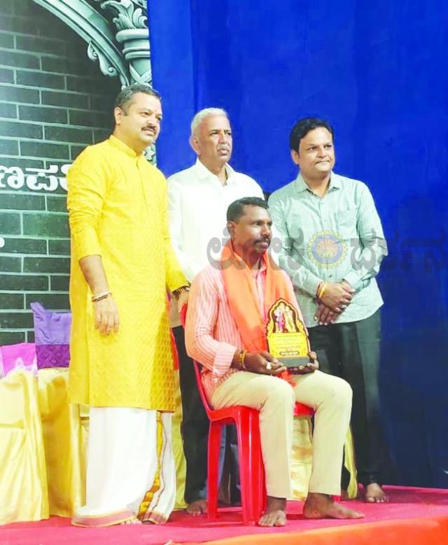 ಯುವ ಮುಖಂಡ ಮಂಜುನಾಥ ಕೋಟ್ನಿಕಲ್ ಅವರಿಗೆ ಸನ್ಮಾನ  