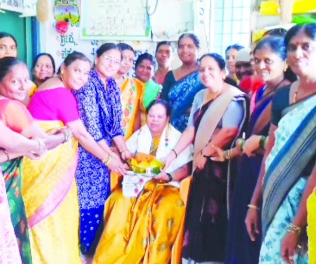 ಸೇವಾ ನಿವೃತ್ತಿ ಅಂಗನವಾಡಿ ಕಾರ್ಯಕರ್ತೆಗೆ ಬೀಳ್ಕೊಡುಗೆ