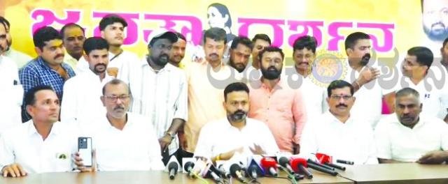 ಹೆಸ್ಕಾಂ ಸಿಬ್ಬಂದಿ ಮೇಲೆ ಹಲ್ಲೆ ಆರೋಪ: ‘ಆರೋಪ ಶುದ್ಧ ಸುಳ್ಳು’  ಚನ್ನರಾಜ ಹಟ್ಟಿಹೊಳಿ